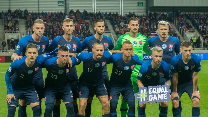 Maďar Balázs Dzsudzák reaguje v kvalifikácii ME 2020 v Chorvátsku.