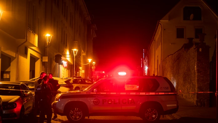 Stav ženy, ktorú postrelil vrah v podniku Tepláreň, sa zlepšuje