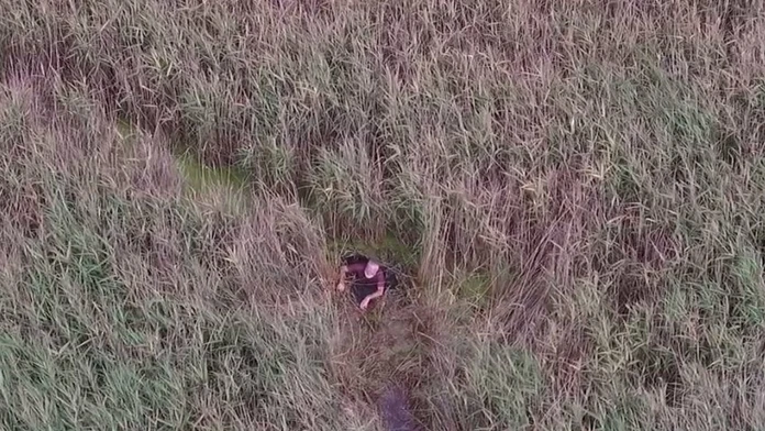 Nezvestného muža našiel dron uviaznutého v močiari
