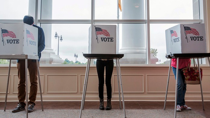 Výsledky v demokratických primárkach v Kentucky sú veľmi tesné.