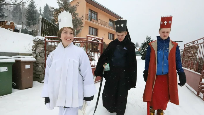 S genrálom sa v Teheráne lúčili státisíce ľudí.