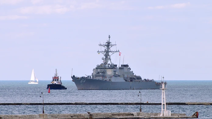 Americká loď zneškodnila rakety odpálené z Jemenu, ktoré smerovali na Izrael