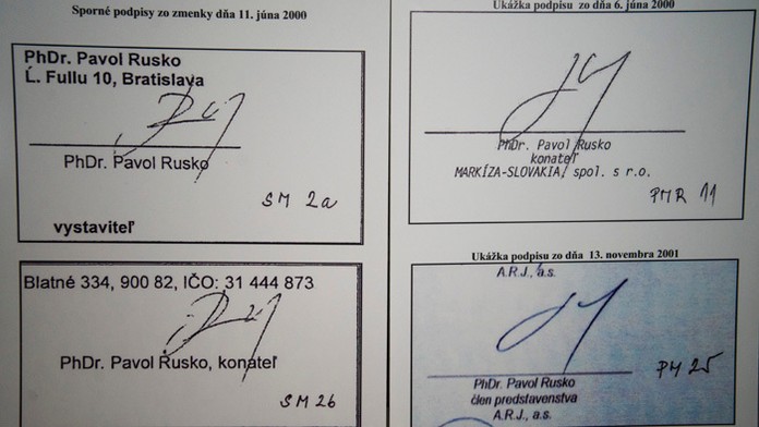 Na snímke kópie sporných podpisov zo zmenky dňa 11. januára 2000.