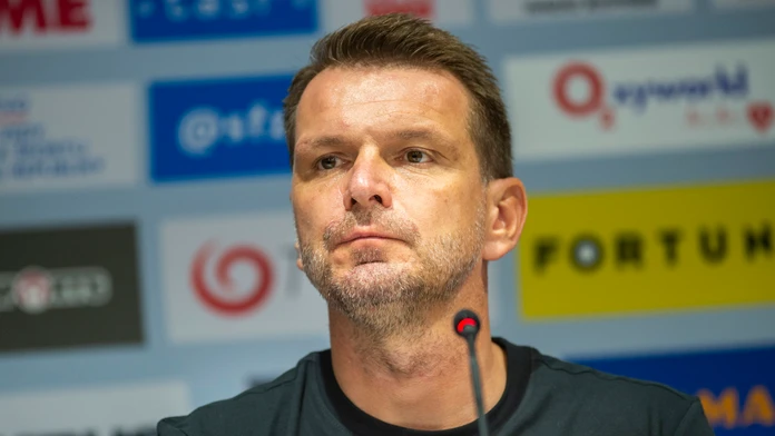 Štefan Tarkovič na tlačovke.