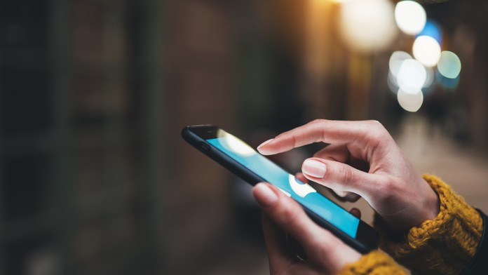 Mnohé známe aplikácie zbierajú dáta aj vypnuté. Dá sa tomu zabrániť jediným spôsobom