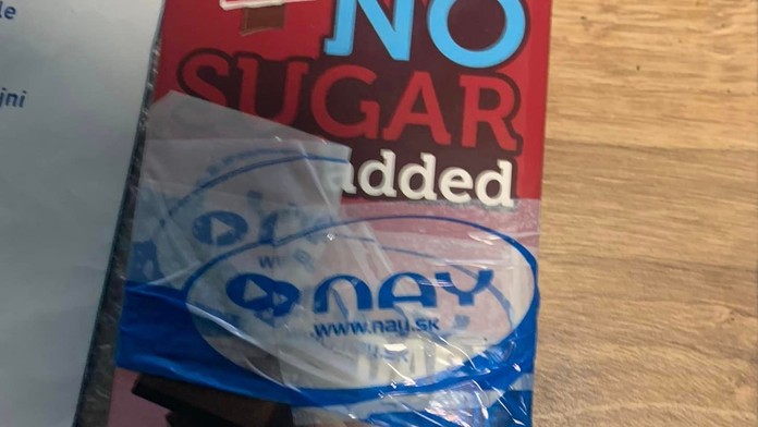 Dušan si objednal iPhone, no prišli mu len tri čokolády.