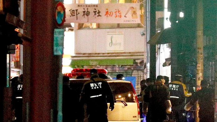 Nikita Kučerov a Erik Černák sa tešia z gólu.