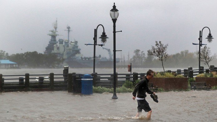 Hurikán Florence zasiahol pobrežie USA