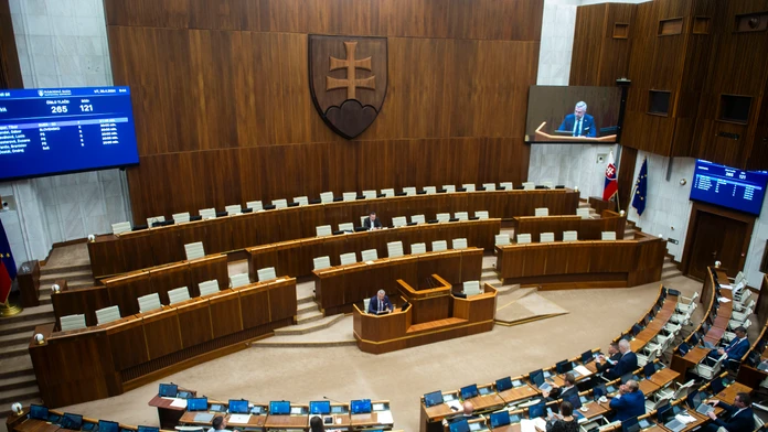 Na snímke rokovanie 12. schôdze parlamentu 