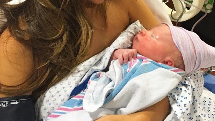 Čo rok, to jedno dieťa! Alec Baldwin je opäť otcom