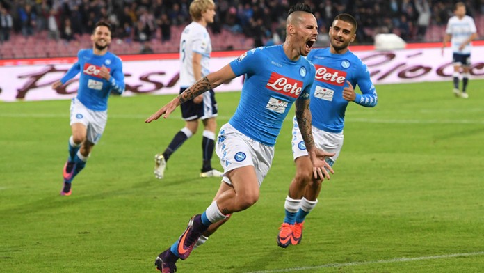 Hráč Neapola Marek Hamšík oslavuje svoj gól.