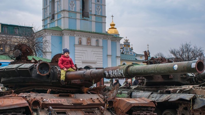 Najmenej štyria ľudia vrátane dieťaťa zahynuli pri ruskom útoku na Kramatorsk