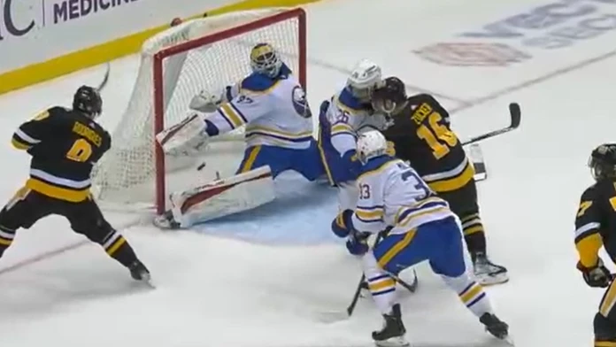 Malcolm Subban neuveriteľne zabránil gólu.