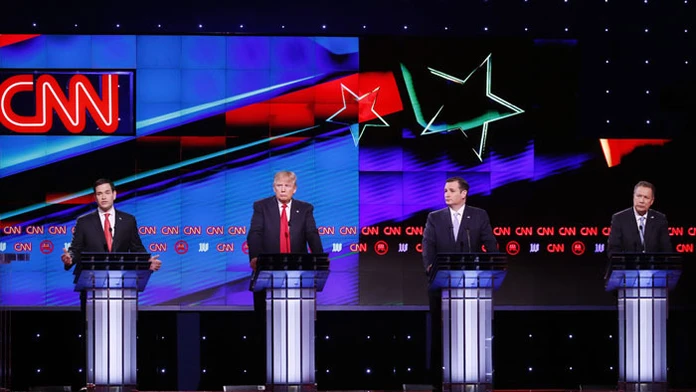 Republikánski prezidentskí kandidáti zľava, Marco Rubio, Donald Trump, Ted Cruz a John Kasich počas televíznej debaty.