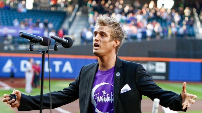 Zverejnili príčinu smrti speváka Aarona Cartera