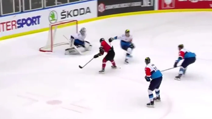 Hráč Ryan Lasch hrajúci za švédsky klub HC Frölunda. 