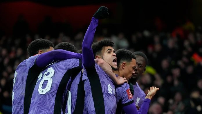 FA Cup: Liverpool v šlágri zdolal Arsenal, Manchester City postúpil bez problémov