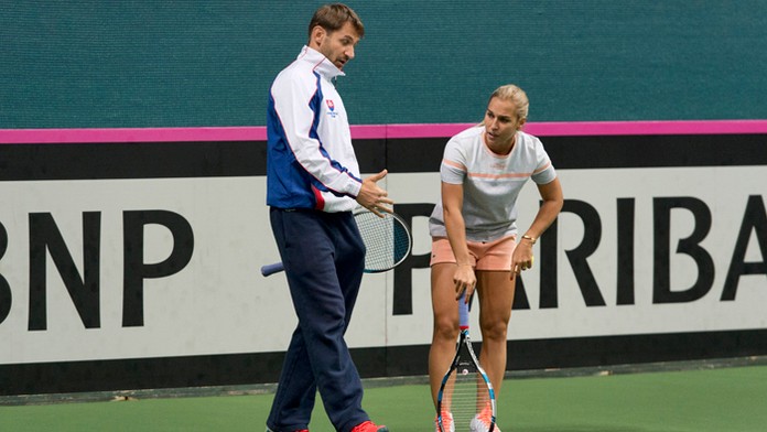 Dominika Cibulková a kapitán slovenského fedcupového tímu Matej Lipták.