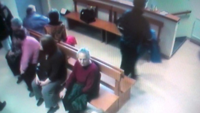 Zlodej v Šali okradol dôchodkyňu 
