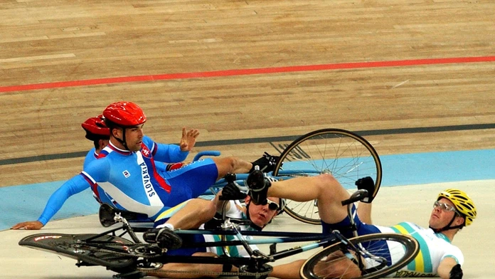 Slovenský paralympionik Vladislav Janovjak s pilotom Jurajom Petrovičom (v pozadí).