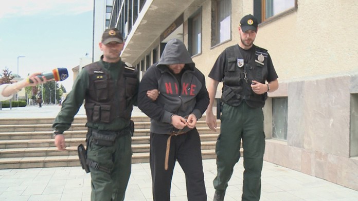 1_fronko_WC_tvnoviny.mp4