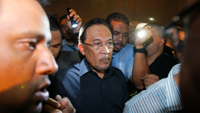 Malaysia_Politics-d7a45032e19c432ca21e38d0c410b75a.JPEG