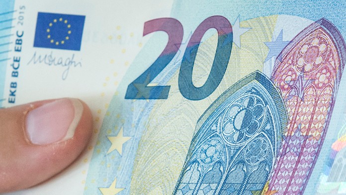 Detailný záber na novú 20-eurovú bankovku.