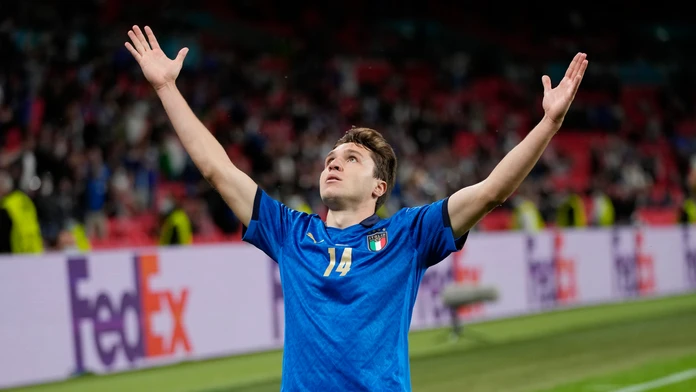 Federico Chiesa oslavuje gól proti Rakúsku.