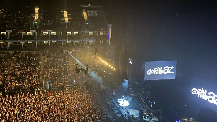 Britskí zdravotníci si užívali koncert zadarmo