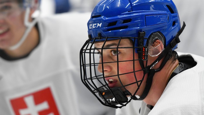 Supertalent Dvorský si krátko pred draftom NHL našiel nový klub