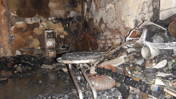 Zhorená dvojizbová prístavba v rodinnom dome v Komárne, časť Kava.