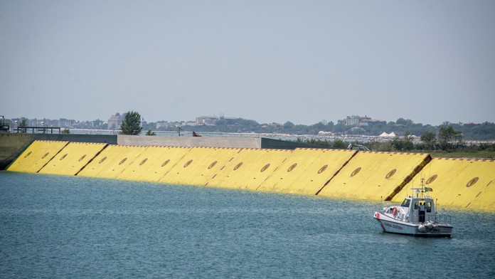 0201_Dovolenka_za_trest_02_01_P40_So_20_30__12.mp4