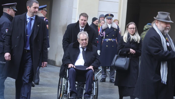 Zemana v nemocnici prevezú na štandardnú izbu. Hrozí opakovanie trombózy, varujú lekári