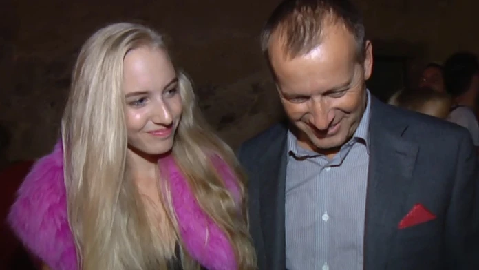 Kollár s dcérami na párty. Takto zareagoval na otázku, ako sa má Balúchová