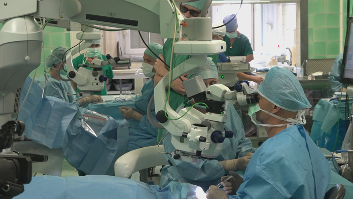 Unikátna operácia oka v Martine