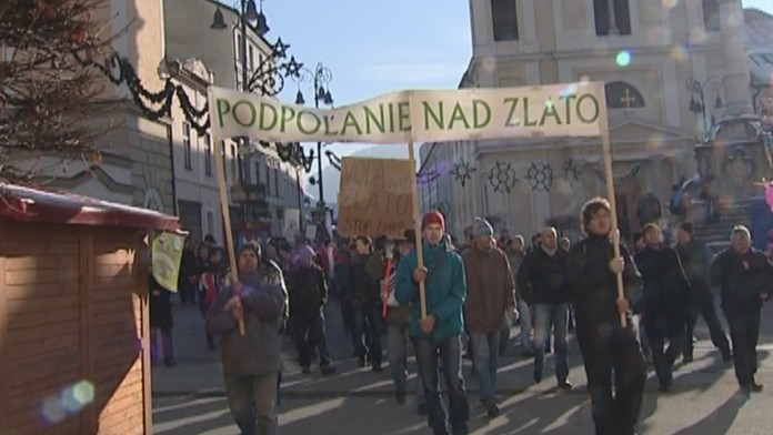 Zlato v Podpoľaní im nedá spávať. Miestni nechcú zdevastovanú krajinu a ťažiari vidia už tony zlata