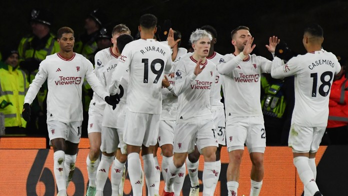 FA schválila britskému miliardárovi kúpu podielu v Manchestri United. V klube má jasnú ambíciu