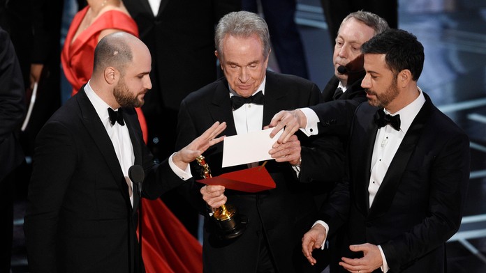 Našli vinníka. Už je jasné, kto môže za chaos na udeľovaní Oscarov