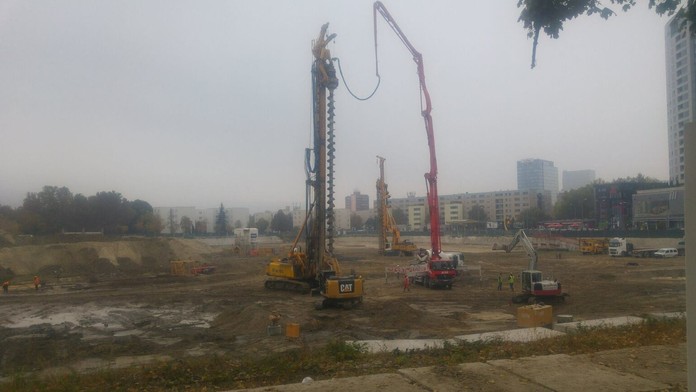 Práce na štadióne pokračujú