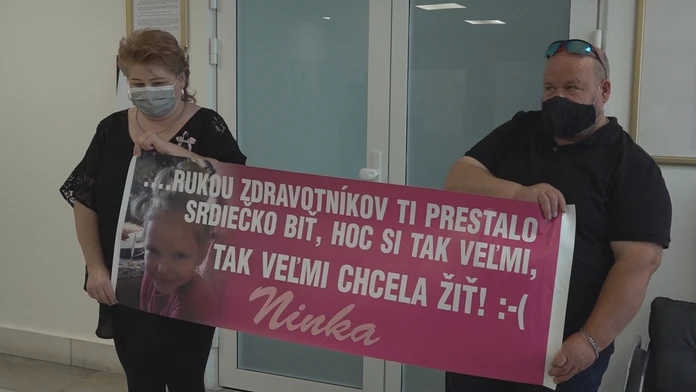 Rodičia zosnulej Ninky - Dana a Ľubomír Chucheľovci.