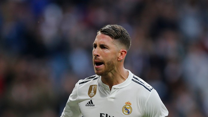 Sergio Ramos z Realu oslavuje gól proti Valladolidu.