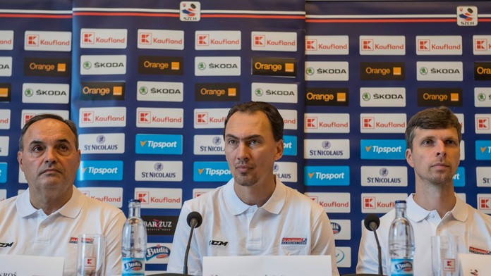 Tlačová konferencia generálneho manažéra slovenskej hokejovej reprezentácie Miroslava Šatana a reprezentačných trénerov.