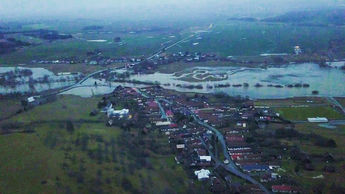 Rozbúrená priehrada v Gabčíkove.