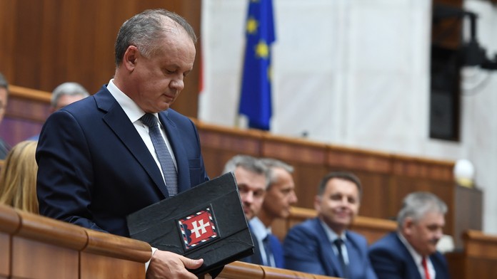 Kráľovský pár na regate.