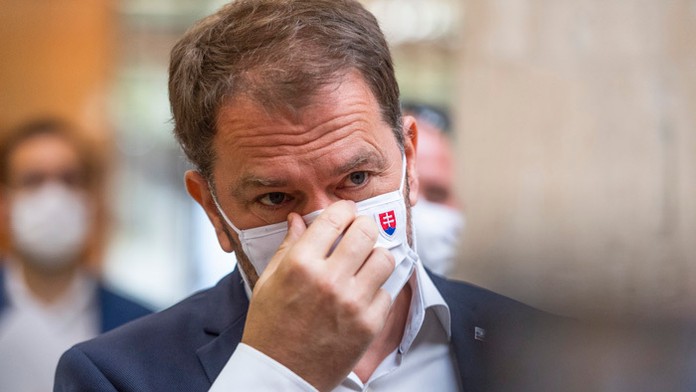 Vodič vrazil do zvodidiel, potom pokračoval v jazde.