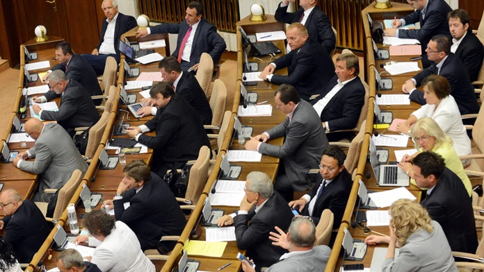 Poslanci v Národnej rade.