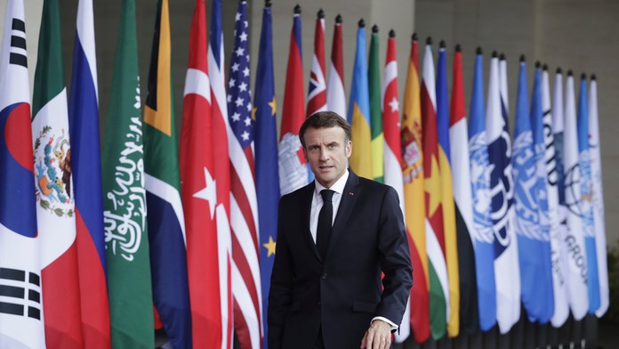 Emmanuel Macron vyzval, aby sa Francúzsko a Čína spojili proti vojne na Ukrajine