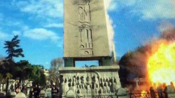 Moment výbuchu zachytený svedkom.