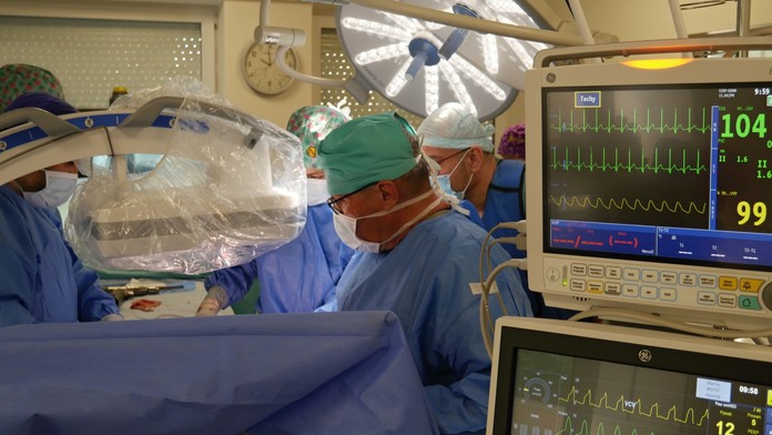 Nemocnice pred sebou tlačia desaťtisíce odložených operácií