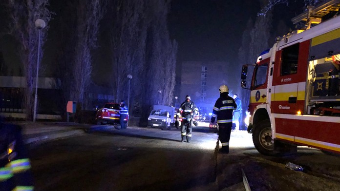 Požiar internátu chemického učilišťa vo Vlčom hrdle v Bratislave. 